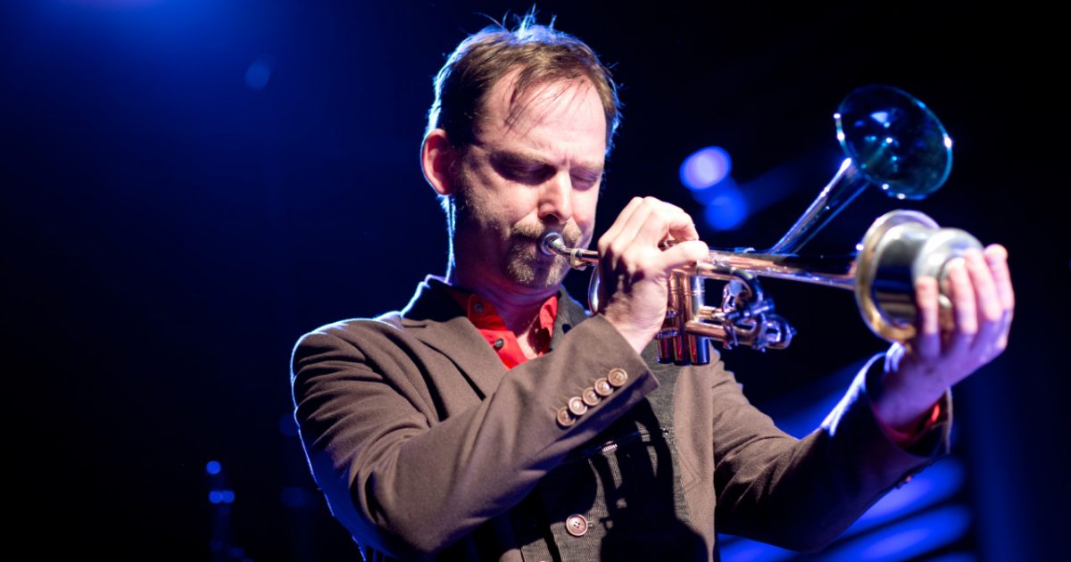 Marco_Blaauw playing his specially desined microtonal trumpet  (Photo ©  Astrid Ackermann, courtesy MusikFabrik)